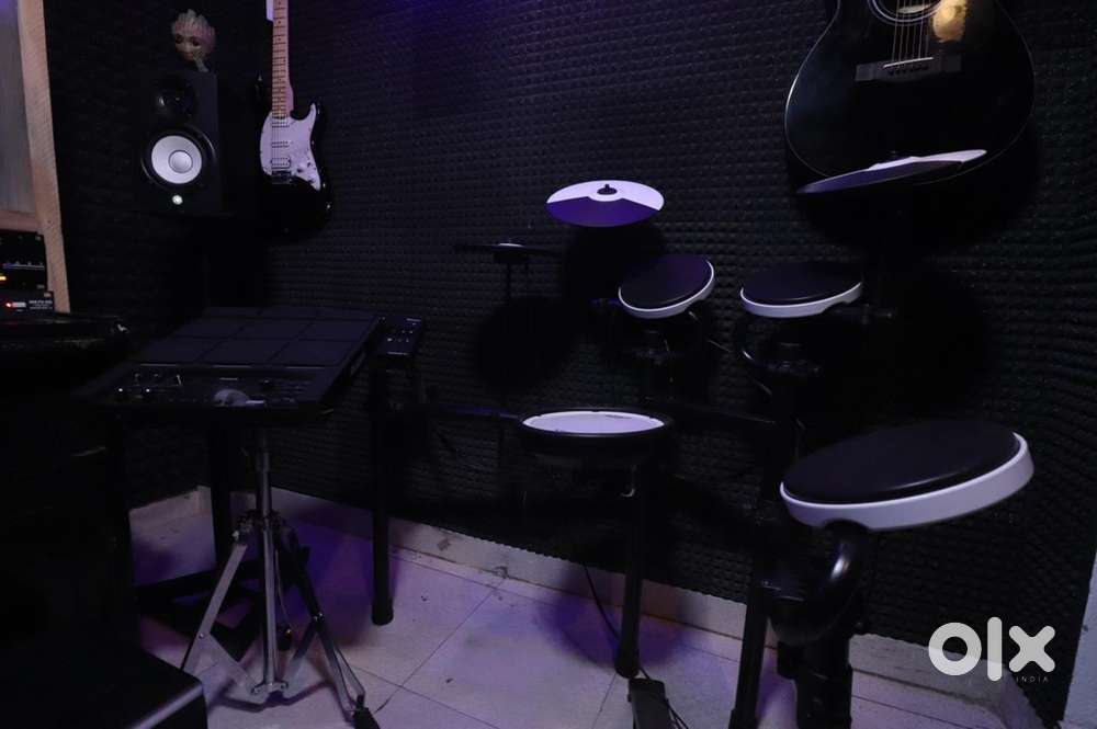 Roland TD-02K V-Drums Electronic Drum Kit  Mint Studio Condition