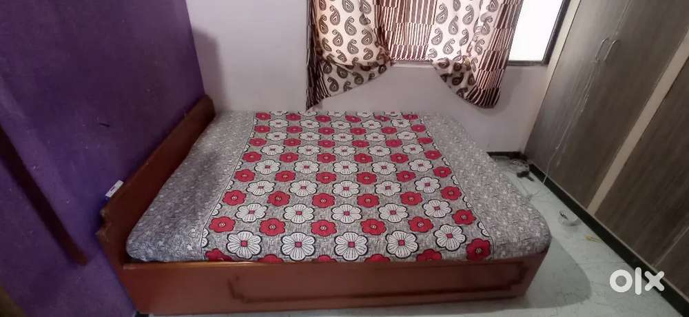 સેટી પેટી બેડ, સાઈડના બે બોક્સ