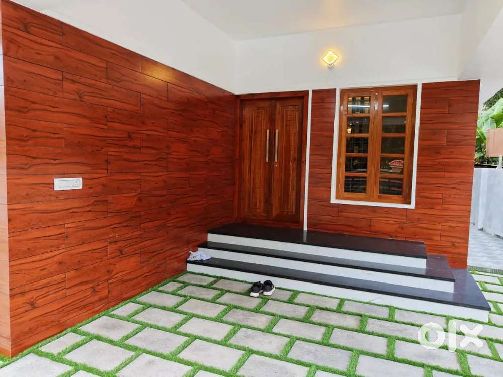 NEW 5BHK 5 CENT INDEPENDENT BEAUTIFUL HOUSE NEAR PEROORKADA 3 CAR PARK