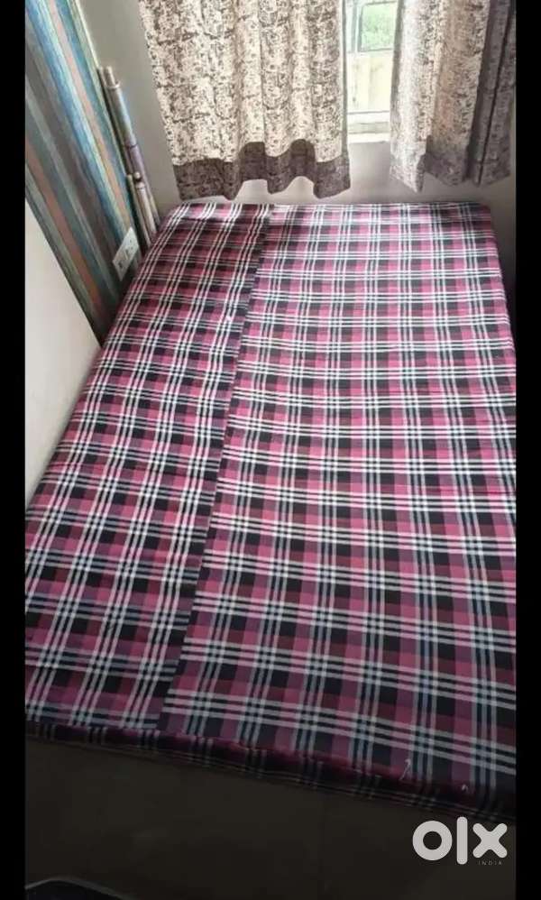 Mattress 4*6 size thickness 4 inch
