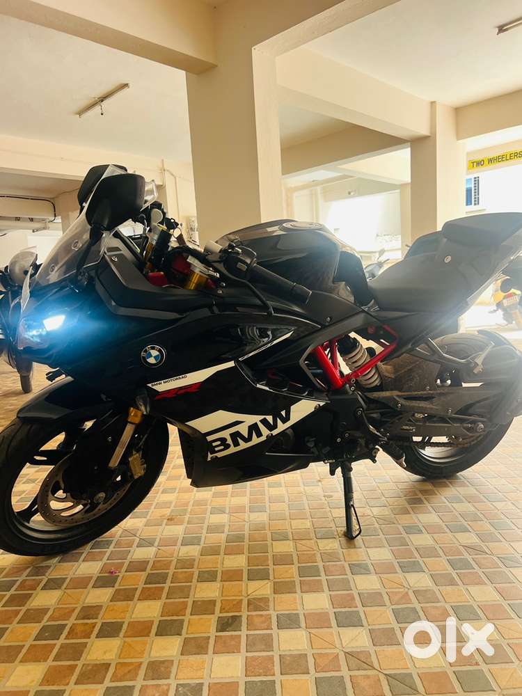 BMW G 310 RR brand new condition and not a single scratch on the bike.