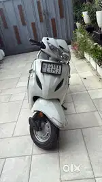 Scratchless condition (just like new) activa 4g