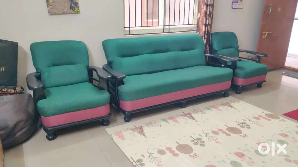 3+2 Sofa set Resale