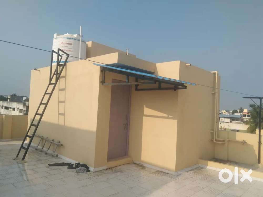 1 RK room with attached bathroom available