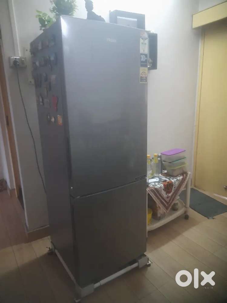 Double door Haier refrigerator 256L