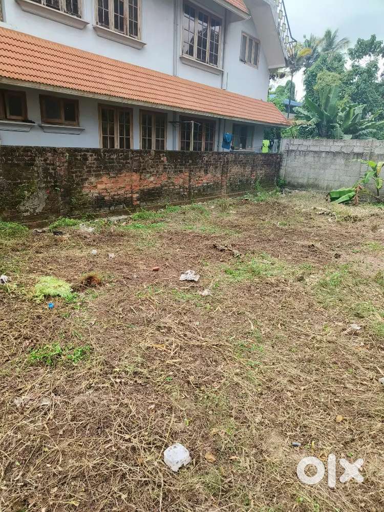 10.5 cents of land can be split to two