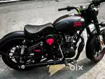 Royal Enfield | 350 | Stealth black |