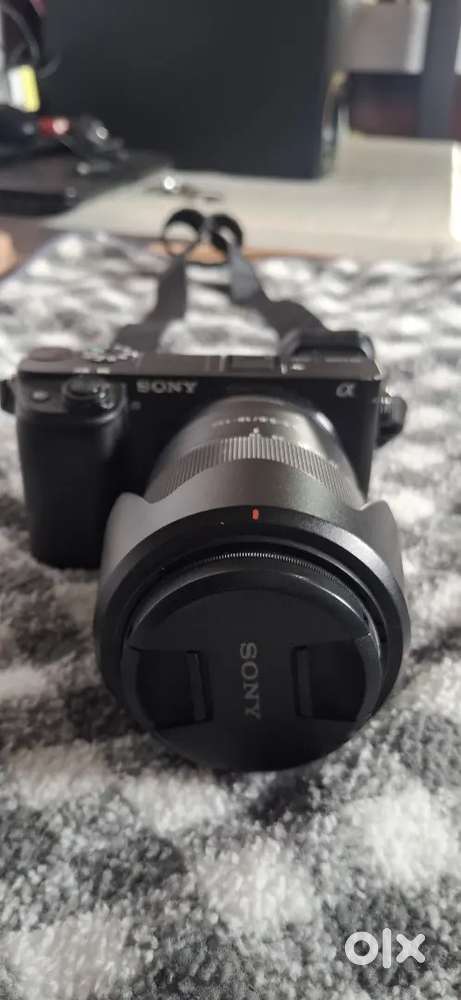 Sony A6400 with 18-135mm Lens, Just 1 year , New condition