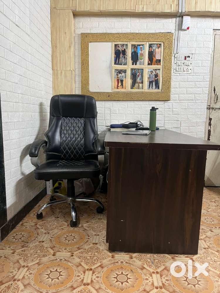 Boss chair and office table