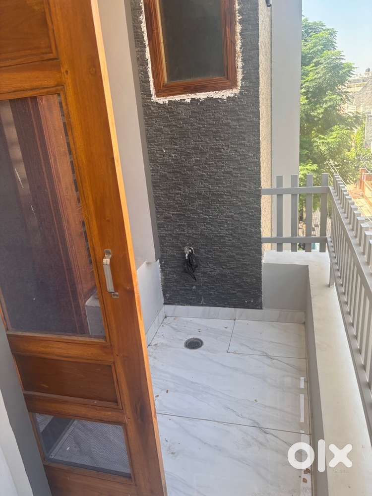 2BHK UNFURNISHED FOR RENT LOHGARH ROAD ZIRAKPUR