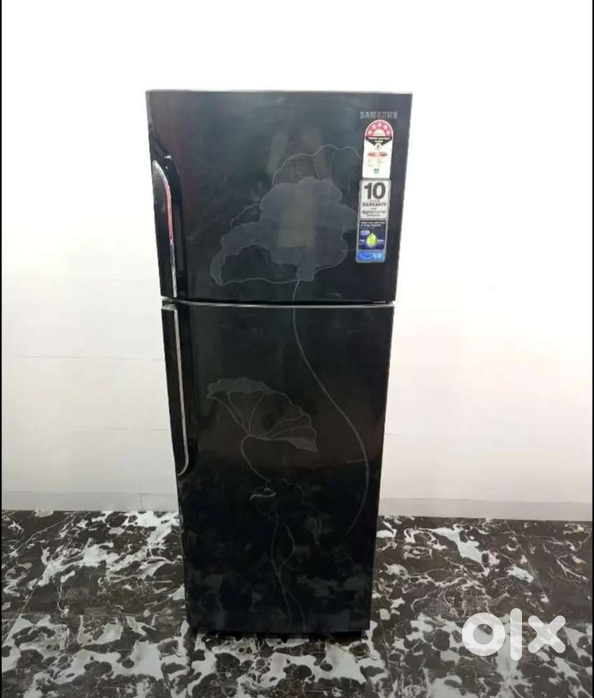 Id-78016.  Samsung double door black colour refrigerator