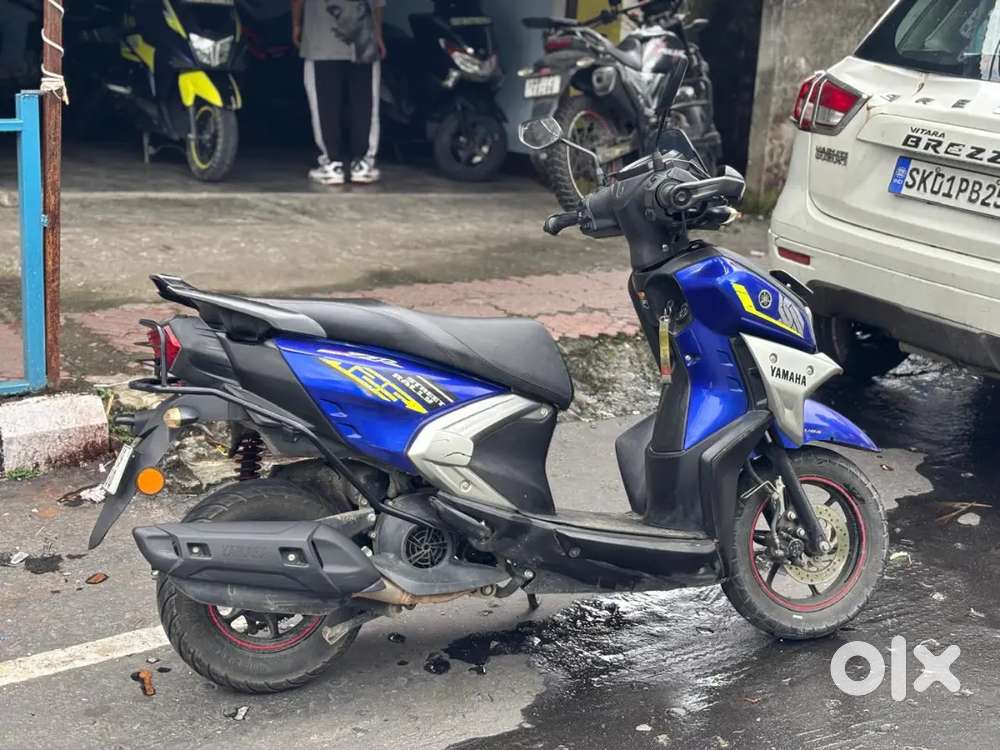 Yamaha Ray ZR 125 BS6 HYBRID 2021 1st ownership & documents upto date