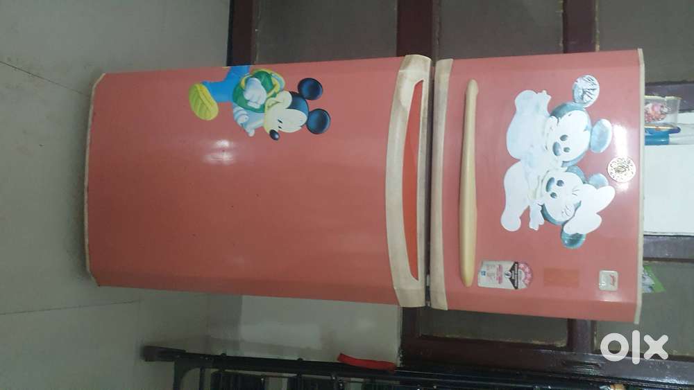 Godrej Eon Refrigerator 243L with 3 ice trays