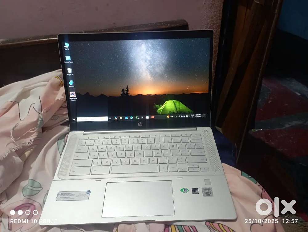 HP laptop i5 10th generation  only 1 month chal hua hai argent hai