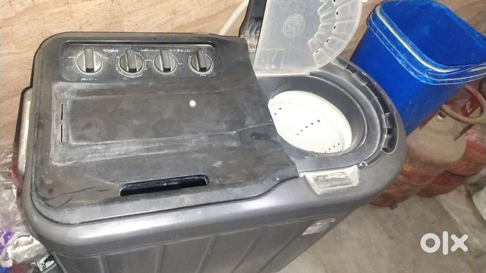 Whirlpool semi automatic washing machine