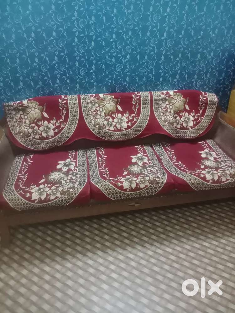 Five seater sofa set with Central table