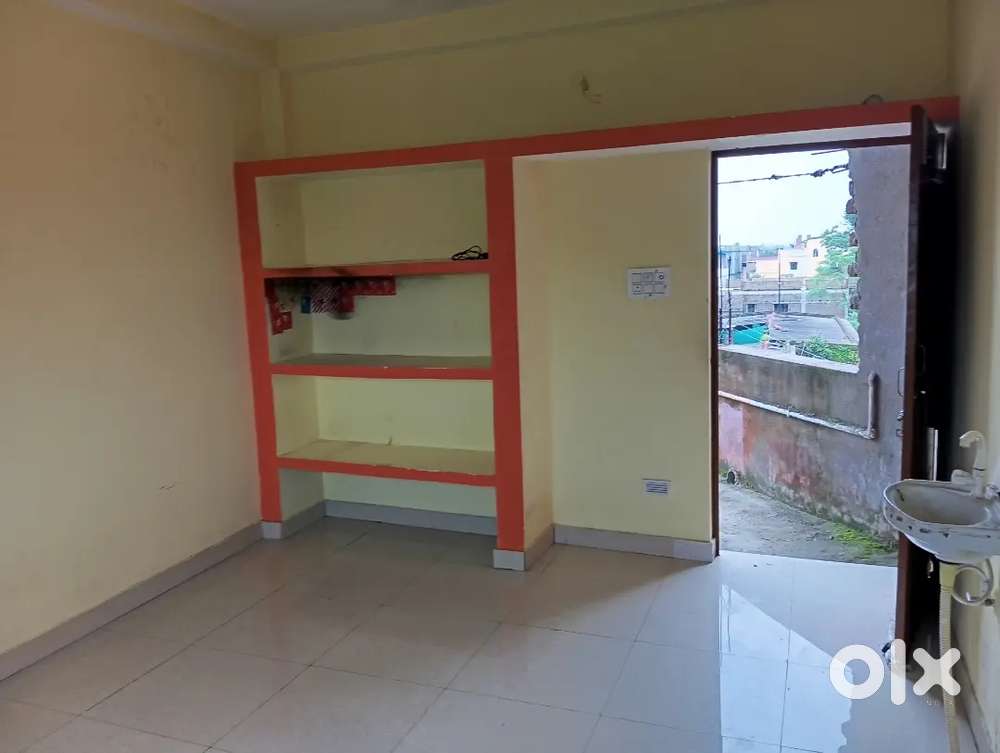 One room kit bath near airport