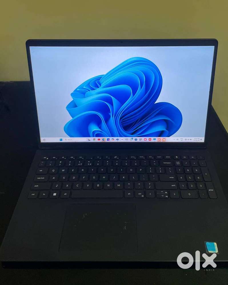 DELL Vostro 15 3510 (Windows 11)