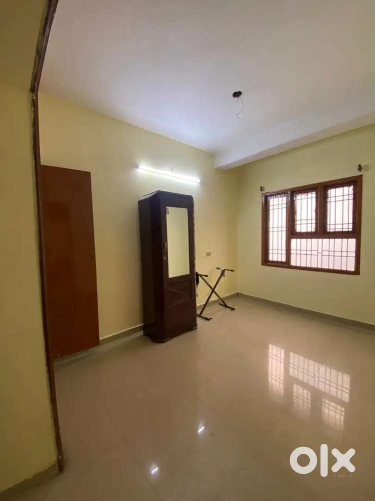Gopalapuram 2 BHK flat 2nd floor NO lift Rent Rs 32k Advance 2 Lac.