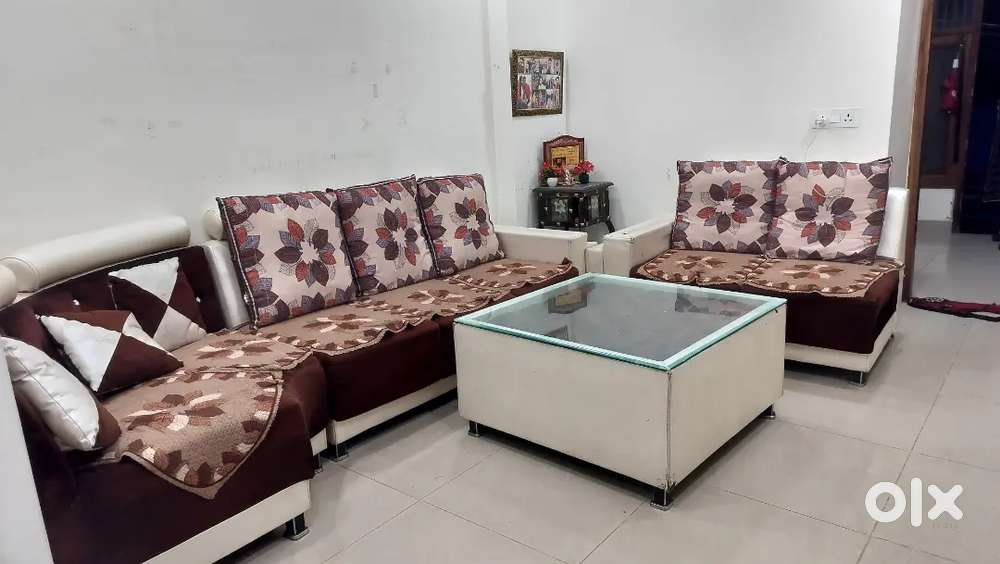 7 SEATER SOFA SET GOOD CONDITION
