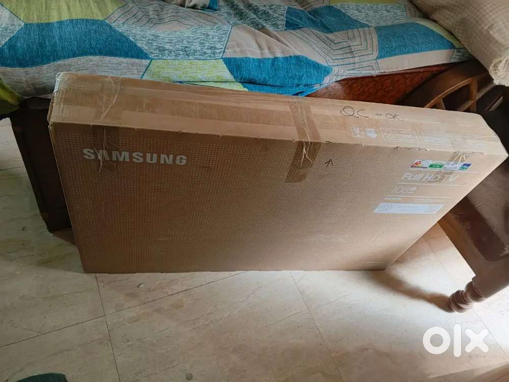 Selling samsung 43 inch full HD smart led brand new unused led latest