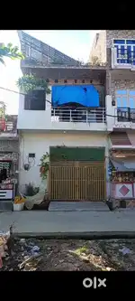 92 gaj ka house hai 2 manzil bana hua with car parking in house