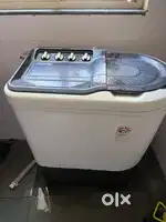 Whirlpool washing machine good in condition white in color working wel