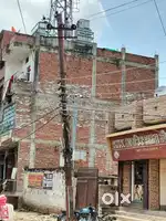अंडर कंस्ट्रक्शन मकान है