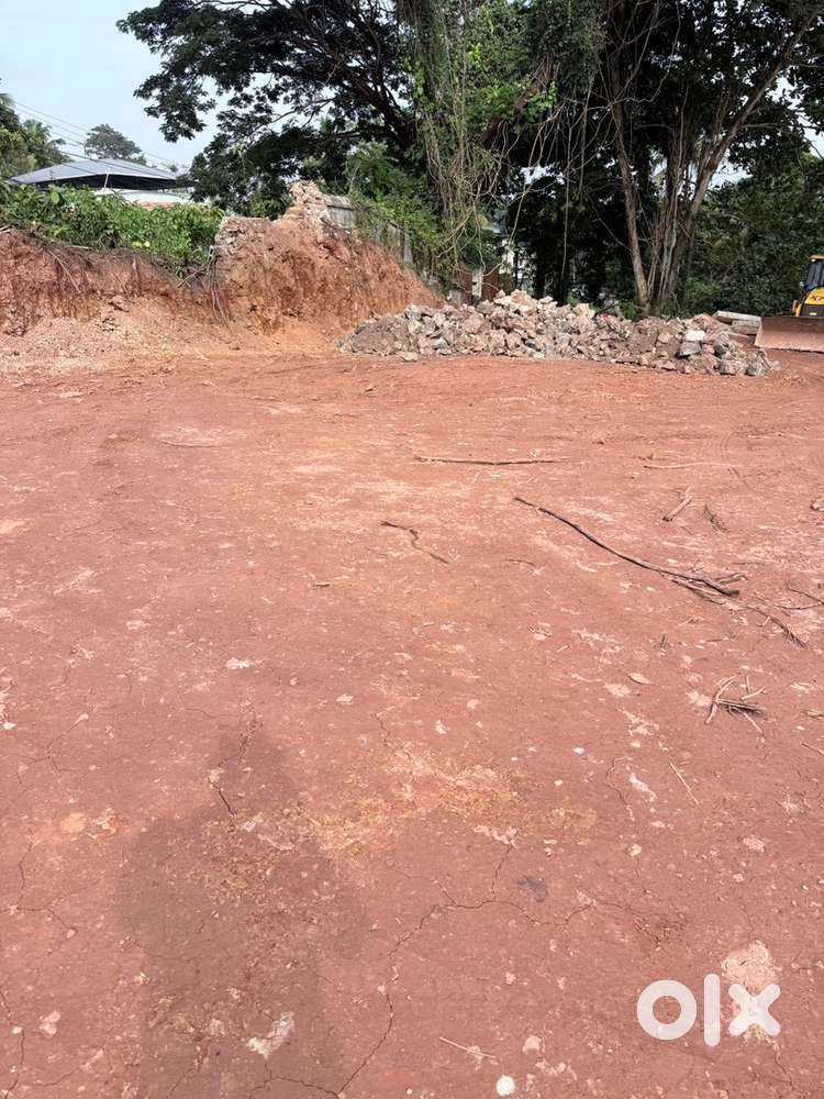 10 Cents residential land for sale at Attingal- Palace road