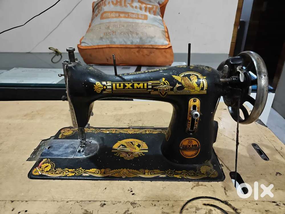 Tailoring machine good and working condition