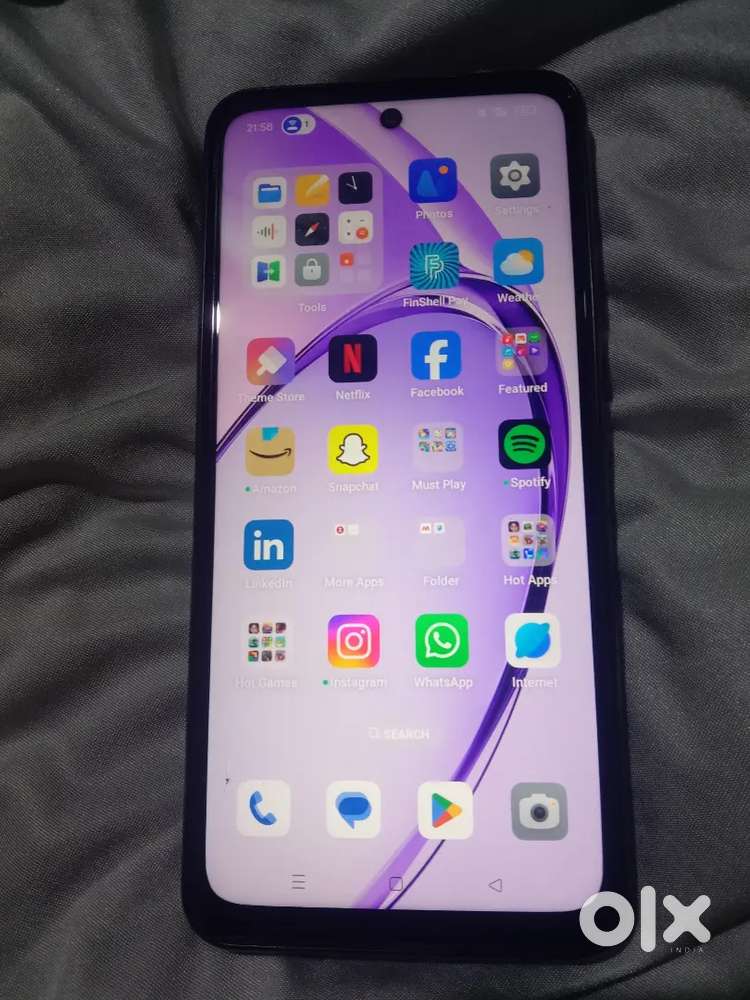 Oppo A3 pro 8 Ram..256.GB