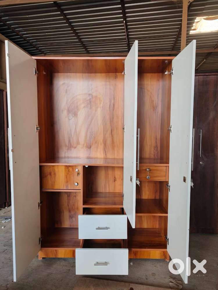 WELL FURNISHED 3 DOOR WARDROBE DIRECT FROM FACTORY WITH FREE DELIVERY