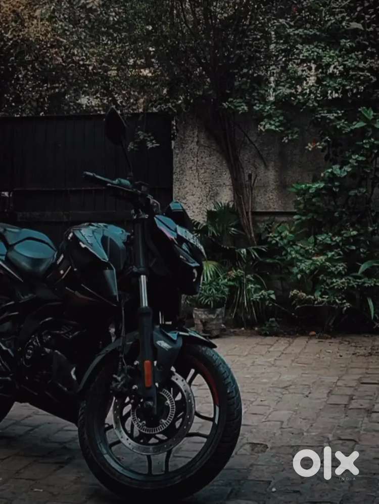 Bajaj Pulsar N160 (2023)
