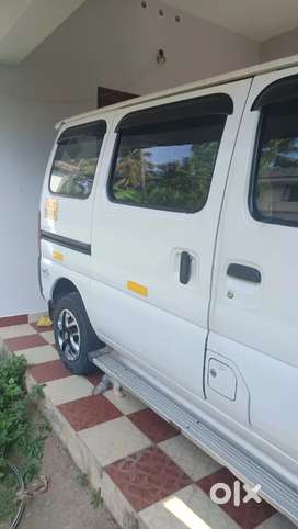 A good condition maruti ecco cng/petrol taxi cab for sale