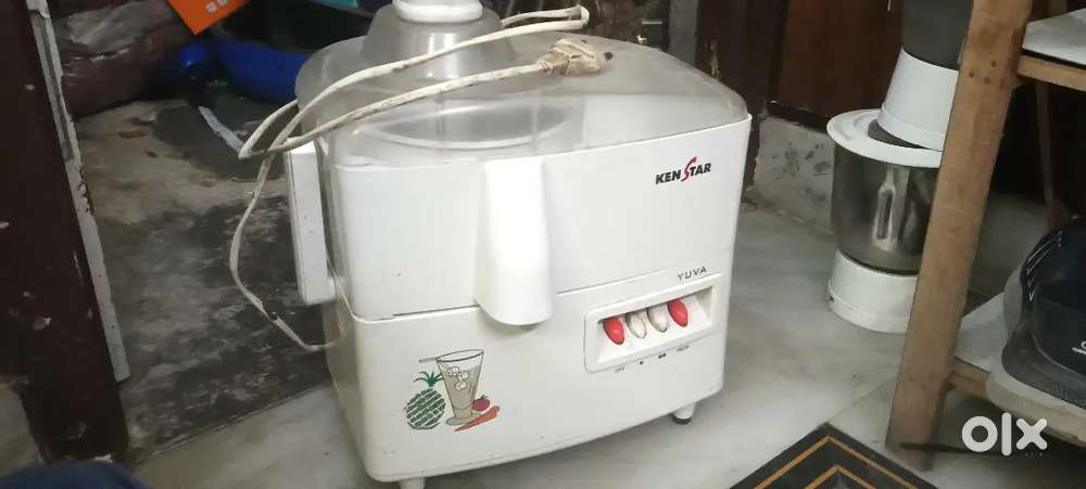 Juice maker and mixer