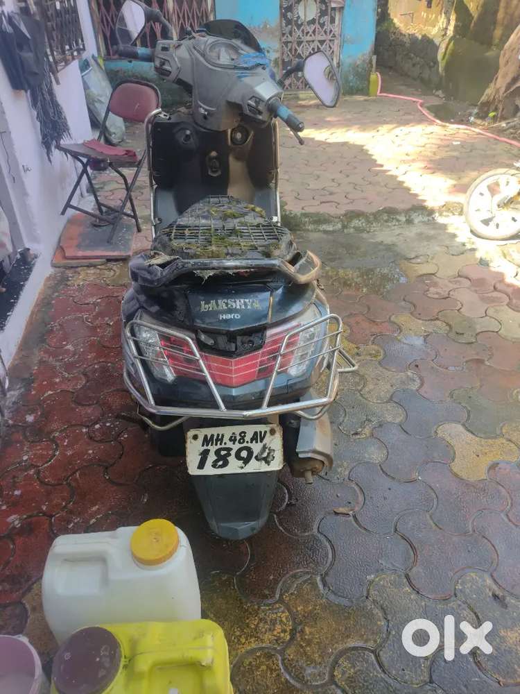 gadi mein kam hai abhi gadi band gadi ke engine mein kam hai