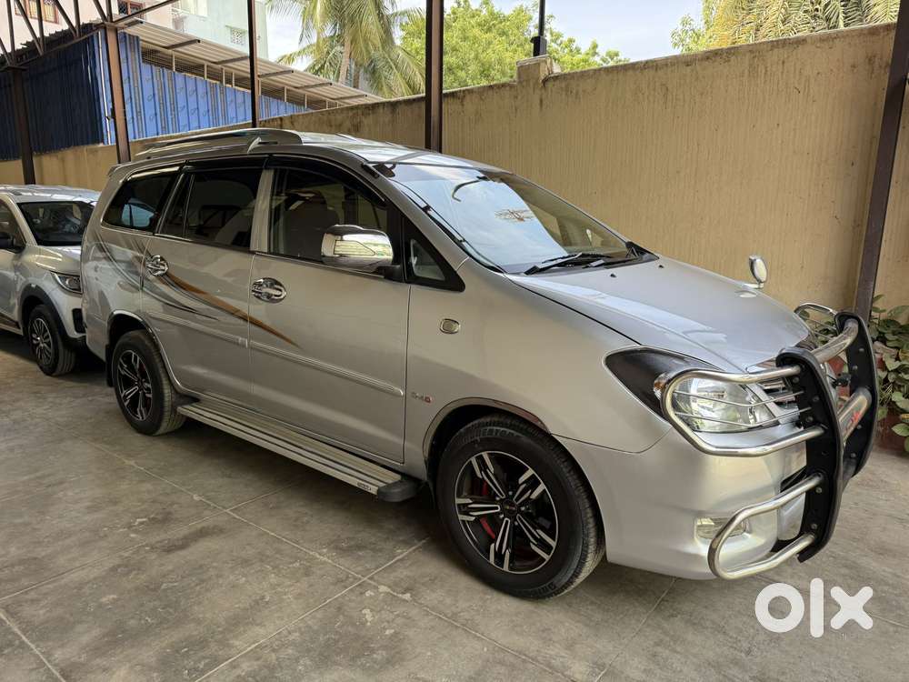 Toyota Innova 2009-2011 2.0 GX 8 STR, 2010, Diesel