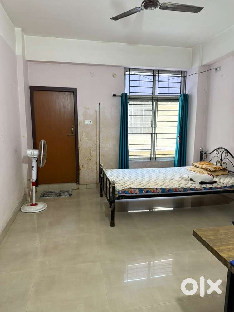Need a female flatmate , 3bhk flat