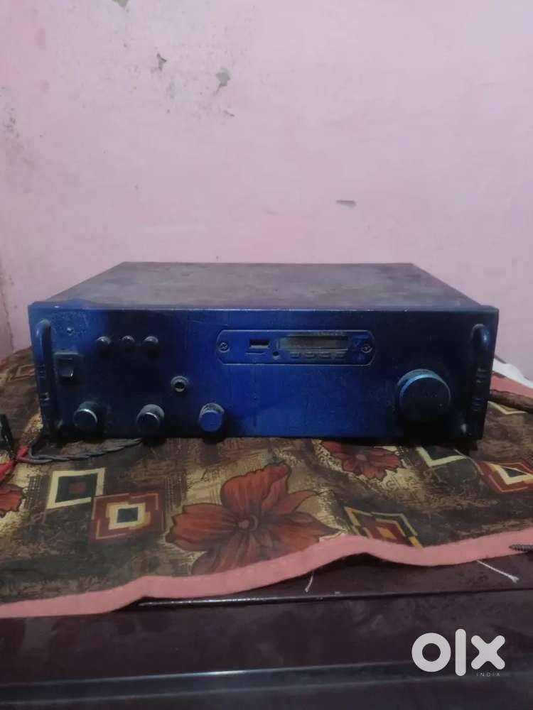 Amplifier ok condition mein hai do speaker Hai 10 inch ke