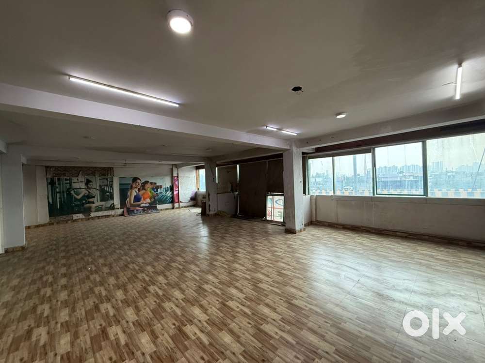 4500 sqft fully furnished commercial space available in noida.