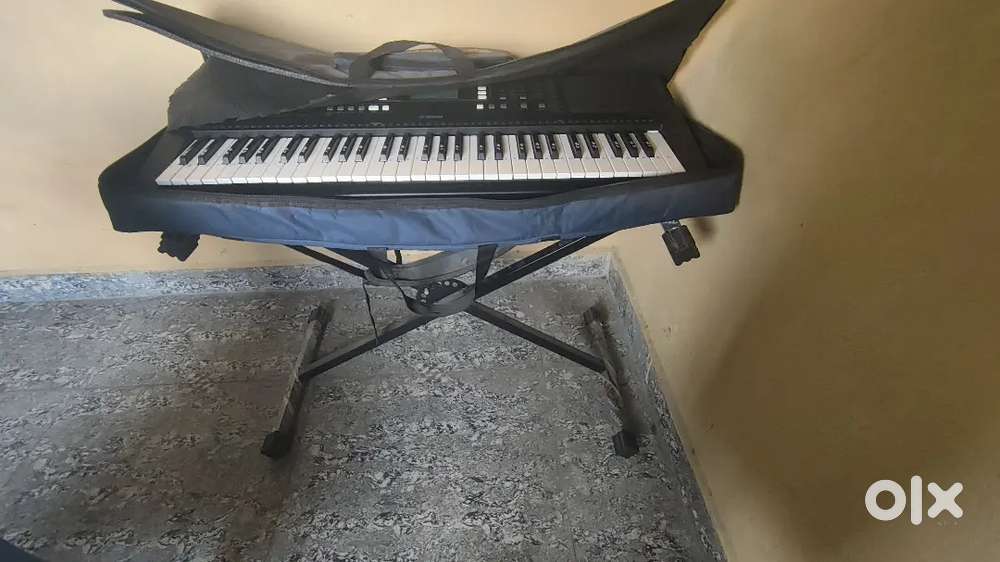 YAMAHA  61-Keys Portable Keyboard With Adapter