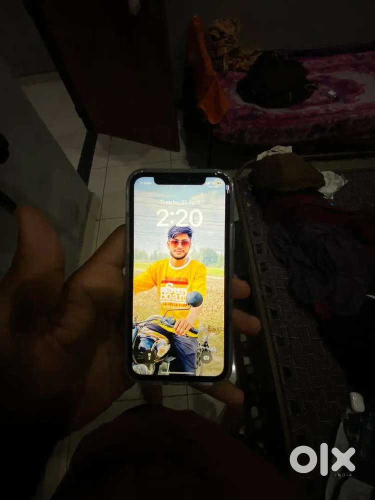 I phone 11pro bill box charger available