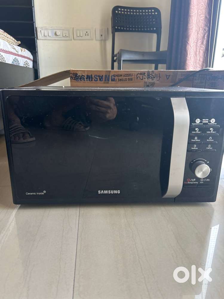Microwave- 23L with box, excellet condition