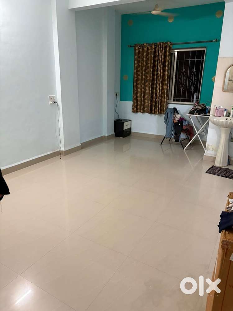 Required 1 female roomate