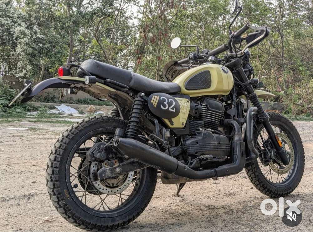 Yezdi scrambler april 2022