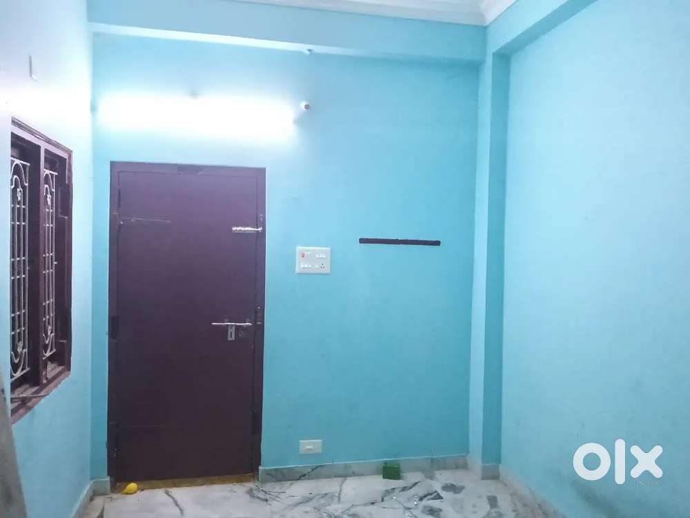 Bachelors are preferable ( men or women )