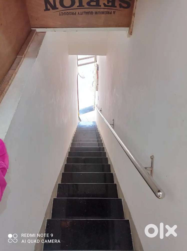 ROOM AVAILABLE ON FIRST FLOOR FOR WORKING PROFESSIONAL BOYS