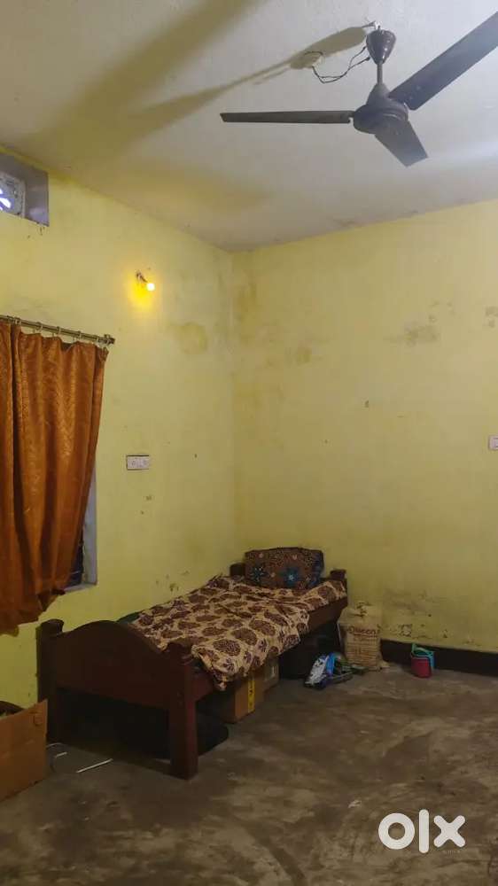 Rent for room for bachelor students job holder 24 hr water supply