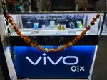Oppo, back wall / & vivo counter/