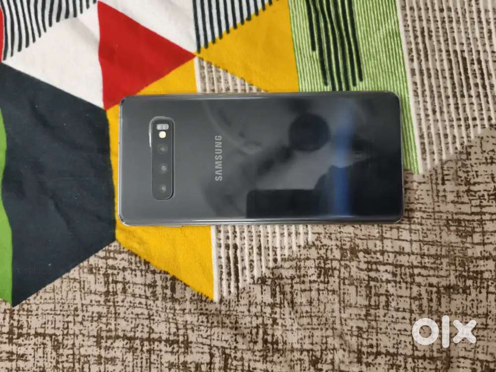 Samsung galaxy S10+ in mint condition 8gb 128gb